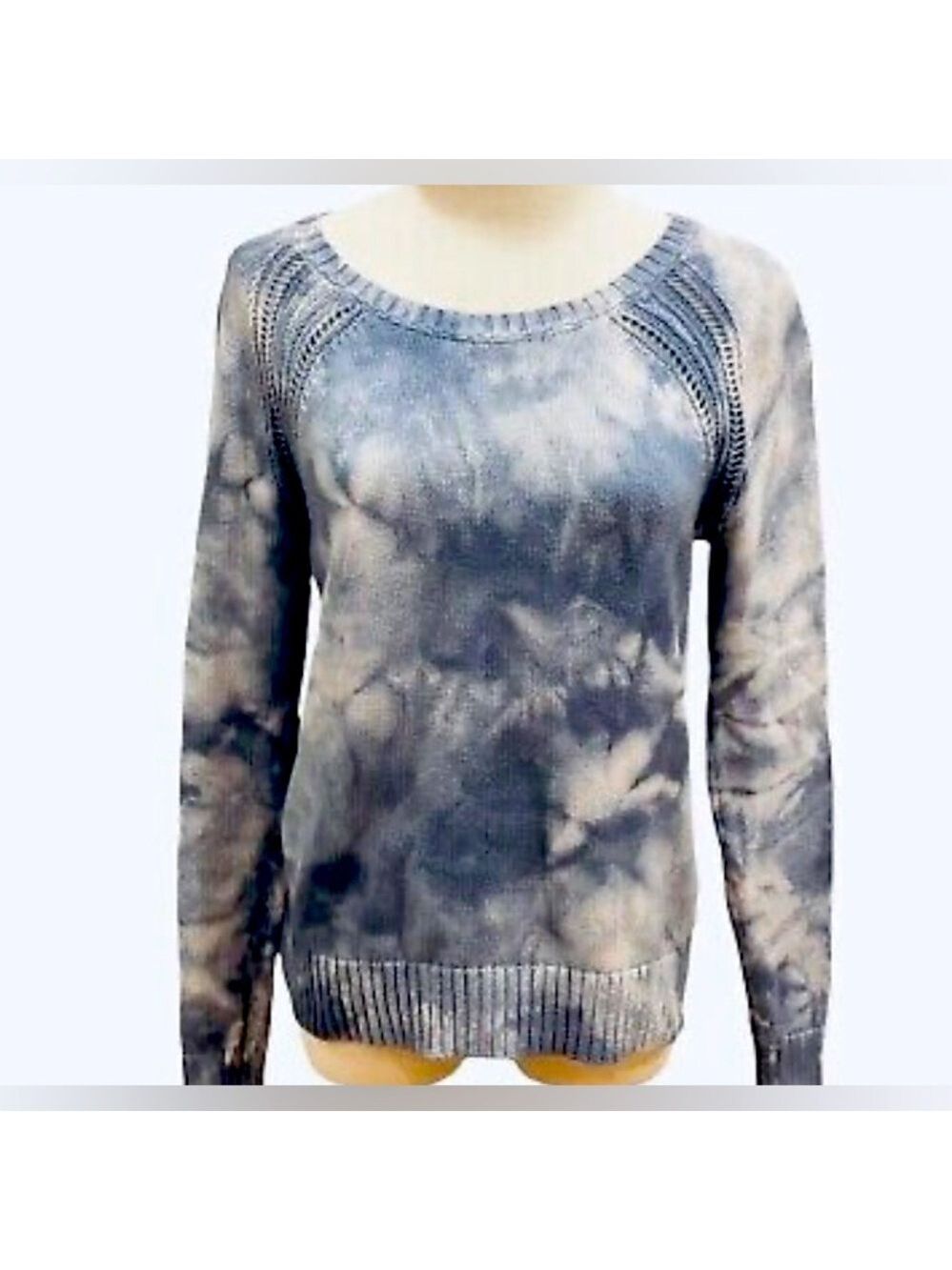 AE Tie Dye Sweater. Braid details.